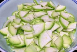 秋季吃瓜怎么吃好,美味又养生的吃瓜技巧