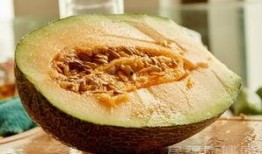 喝可乐吃哈密瓜会怎样,意想不到的饮食组合效应揭秘