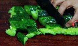 最近酒店吃瓜,揭秘近期酒店吃瓜大事件背后的真相