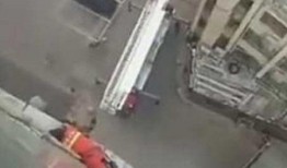 跳楼中途吃瓜,中途吃瓜引发的意外反转