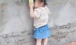 小孩偷瓜吃,童趣盎然的夏日小插曲