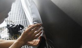 吃瓜贴膜唇,揭秘网红美妆新潮流