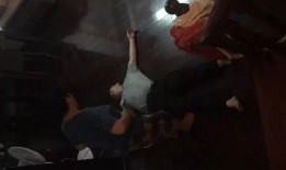 跳楼中途吃瓜,中途吃瓜引发的意外反转